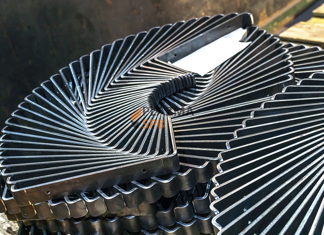 Технология гибки металла: как плоский лист превращается в изогнутую деталь